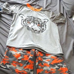 Boys large night set